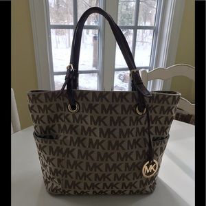 Michael Kors Signature Jet Set Tote